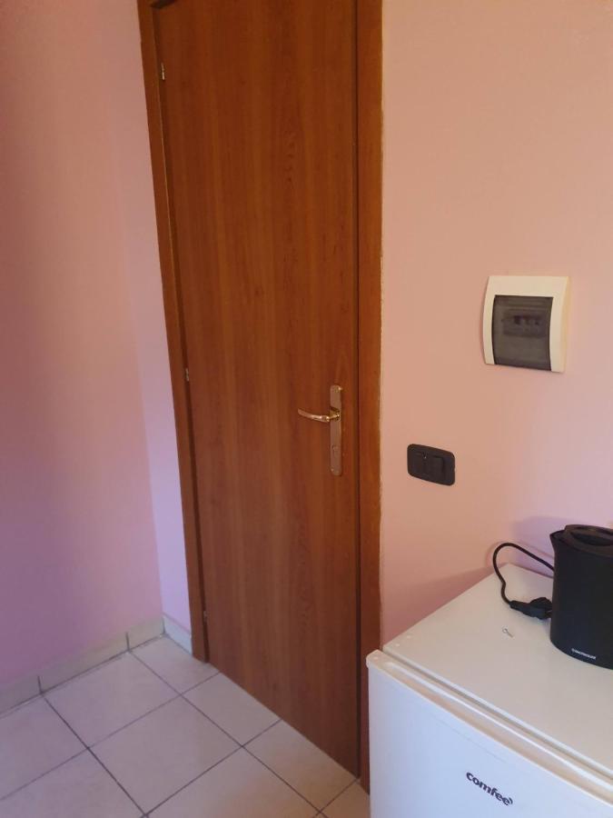 Hotel Royal Palace Gate San Nicola la Strada Esterno foto